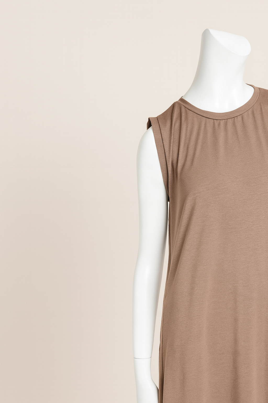 No sleeve basic dress