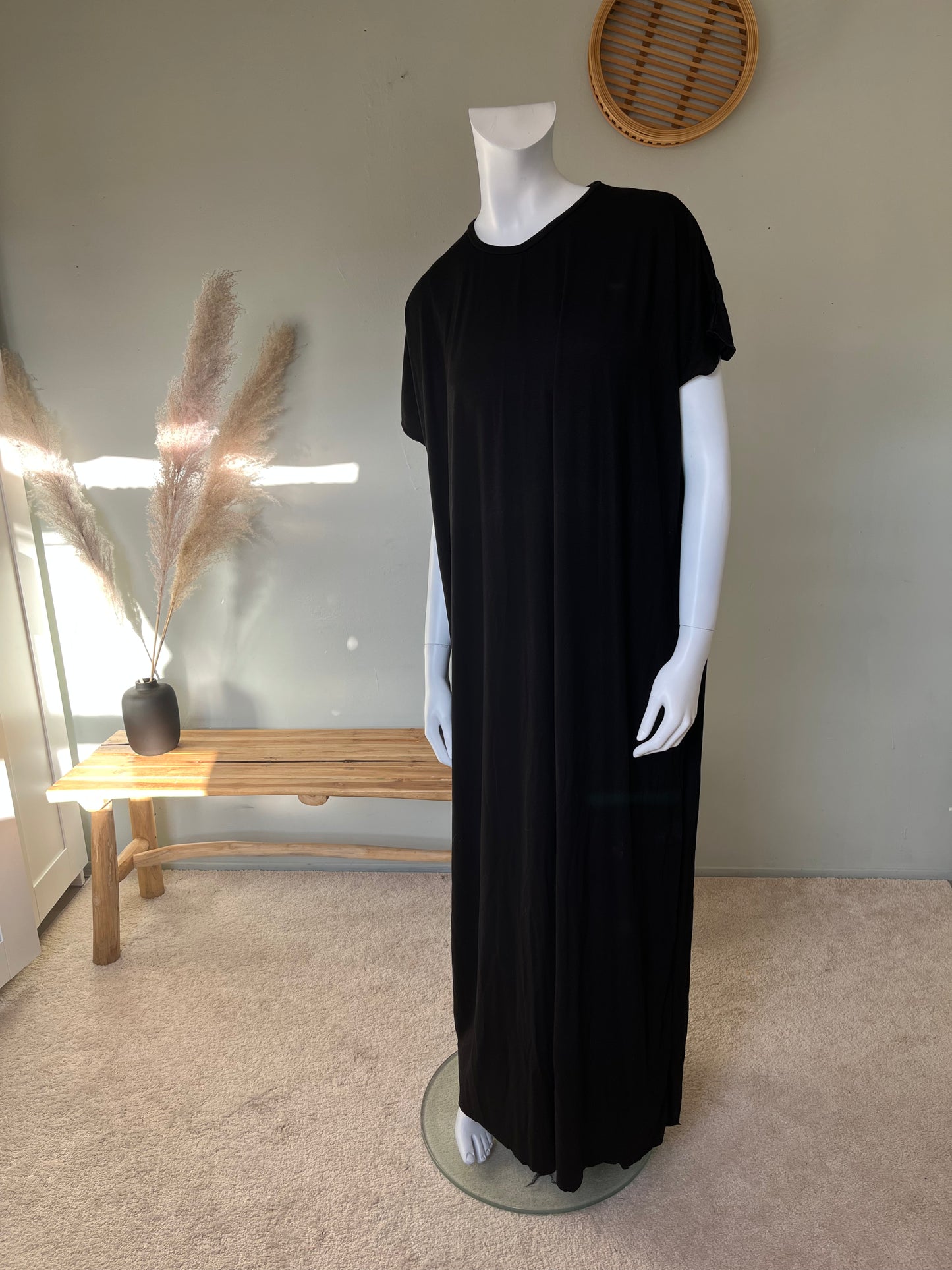 Short sleeve basic dress
