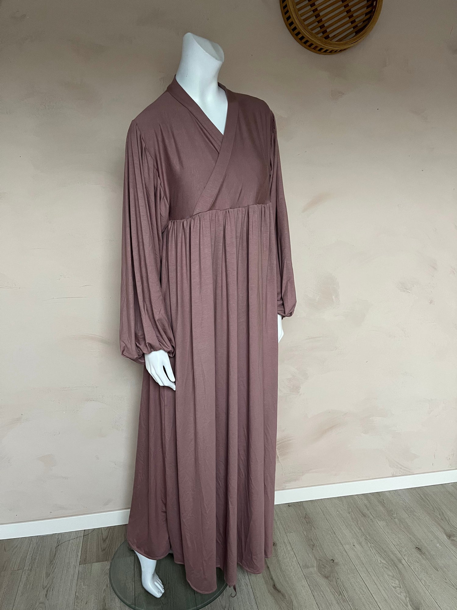 WOMAN DRESSES