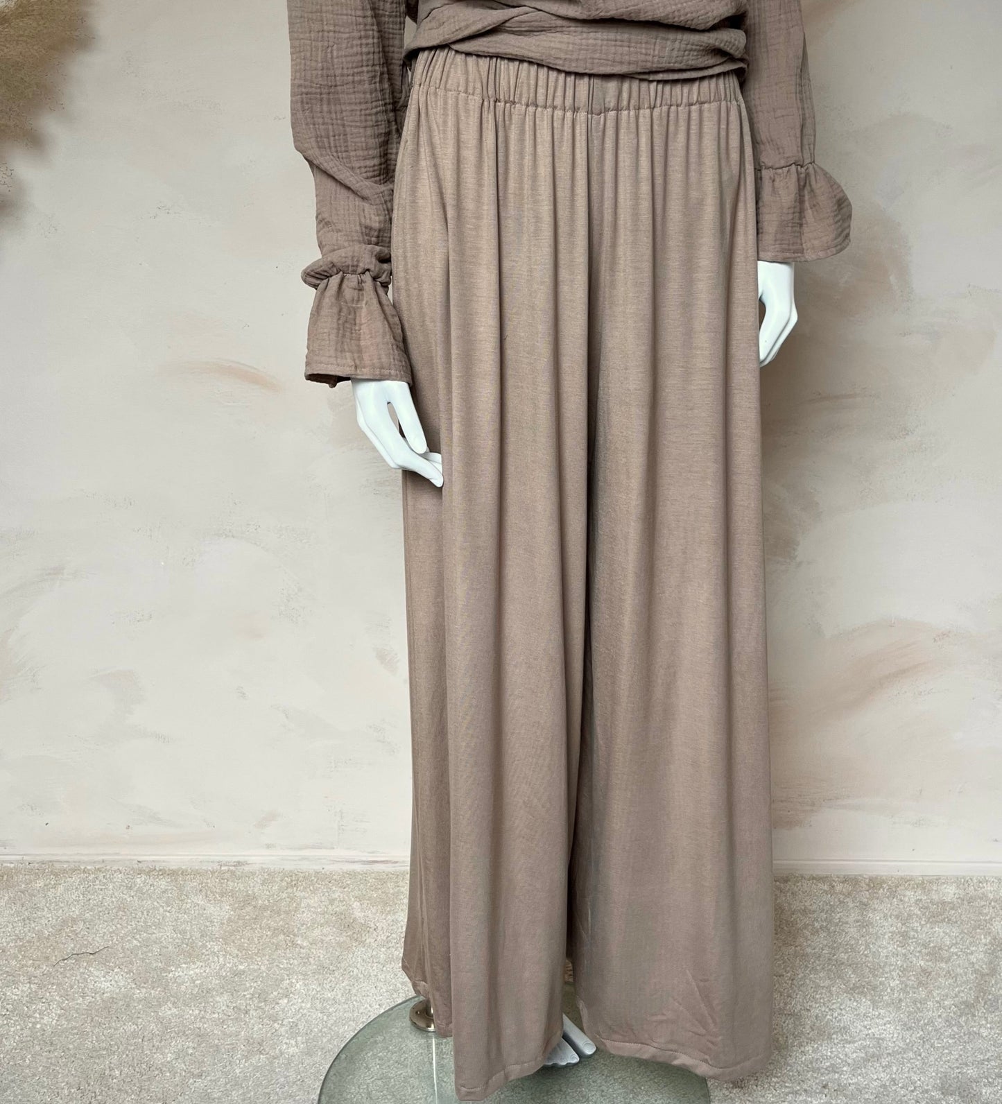 Wide pants