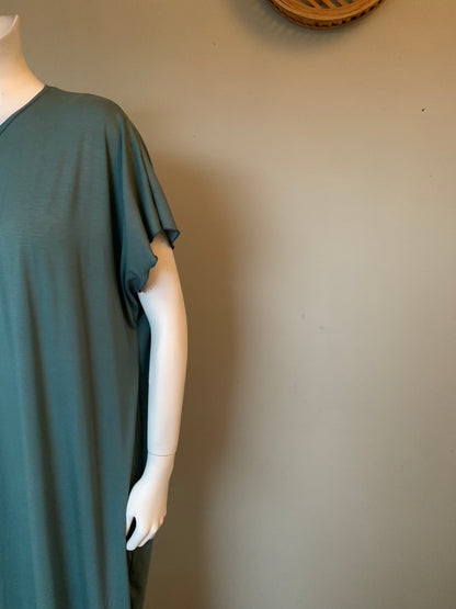 Short sleeve basic dress